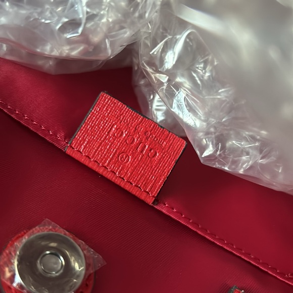 GUCCI🍓 NWOT Limited Edition Tote - Picture 10 of 14